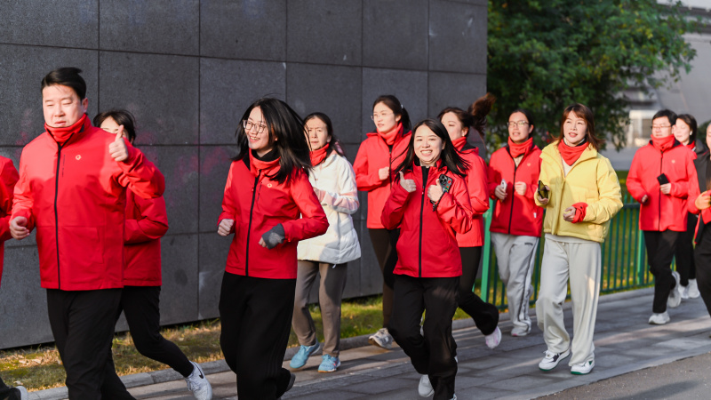 1739260186449253KZOb.jpg 迎新跑04.JPG